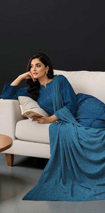 3-piece Khaddar Embroidered suit