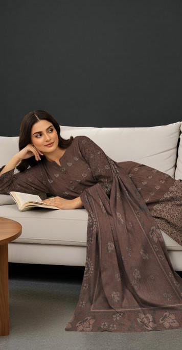 3-piece Khaddar Embroidered suit